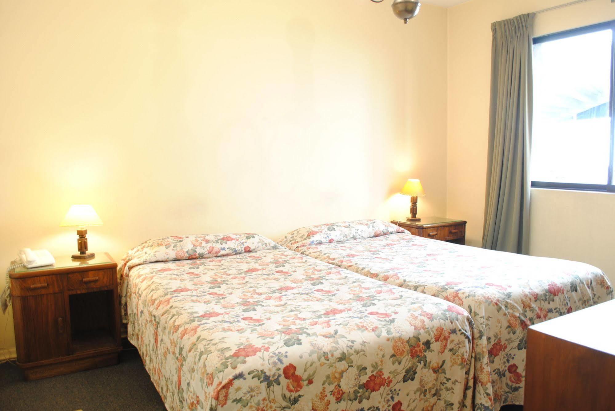 Carlton House Hotel Сантяго Екстериор снимка
