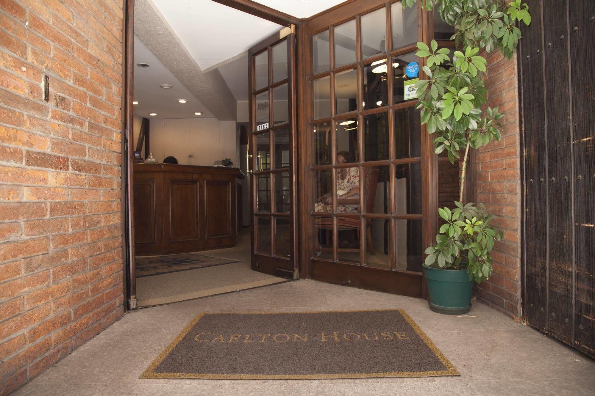 Carlton House Hotel Сантяго Екстериор снимка